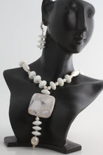 Load image into Gallery viewer, Snow Bird