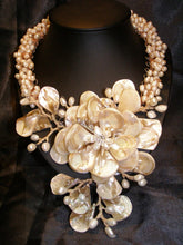 Load image into Gallery viewer, Her First Bouquet